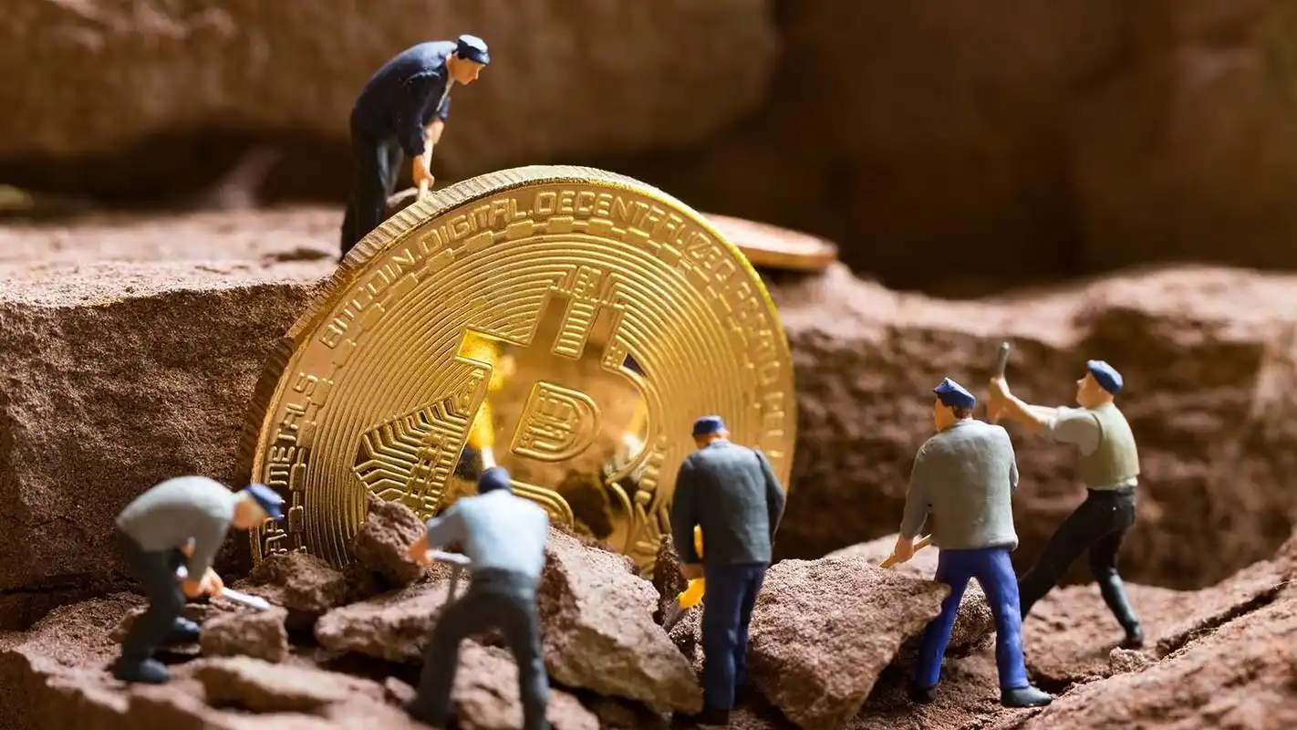 Massive US-based mining farm illustrating the scale benefits of wholesale mining equipment procurement